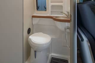 Columbus 600 D Bathroom
