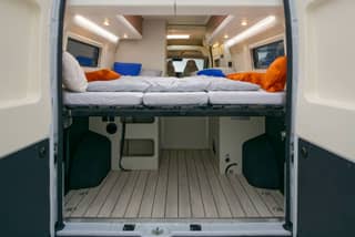 Columbus 600 E Rear Cargo