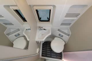 Columbus 600 E Toilet and Sink