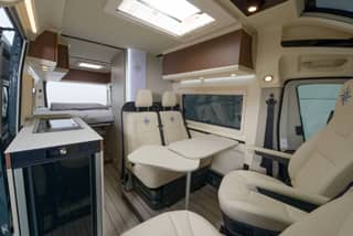 Columbus 640 E Dining Setup